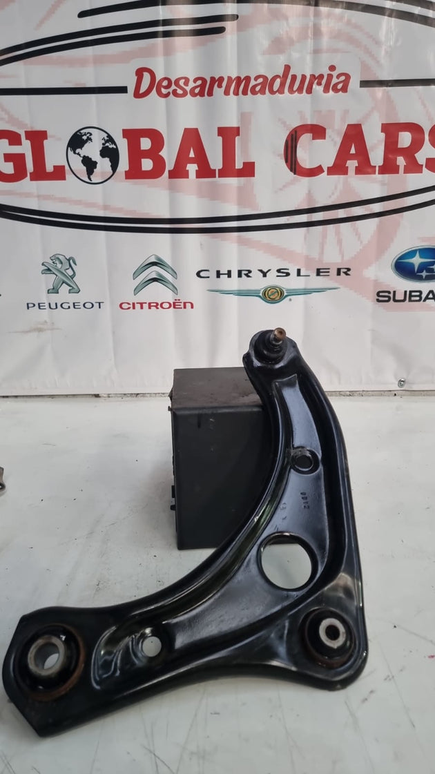 Bandeja Delantera Izquierda Nissan Versa Sedan 1.6 2020