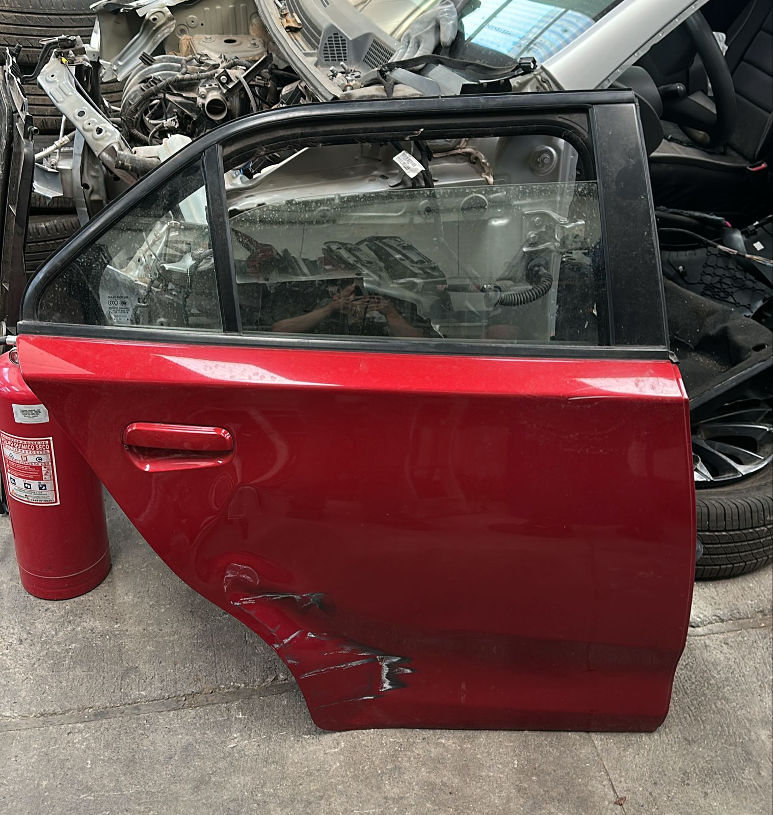 Puerta trasera derecha con detalle MG 3 AUTO 2022